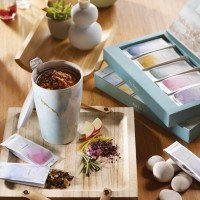 Cana din portelan cu pereti dubli si infuzor din inox Kati Wellbeing Tea Forte